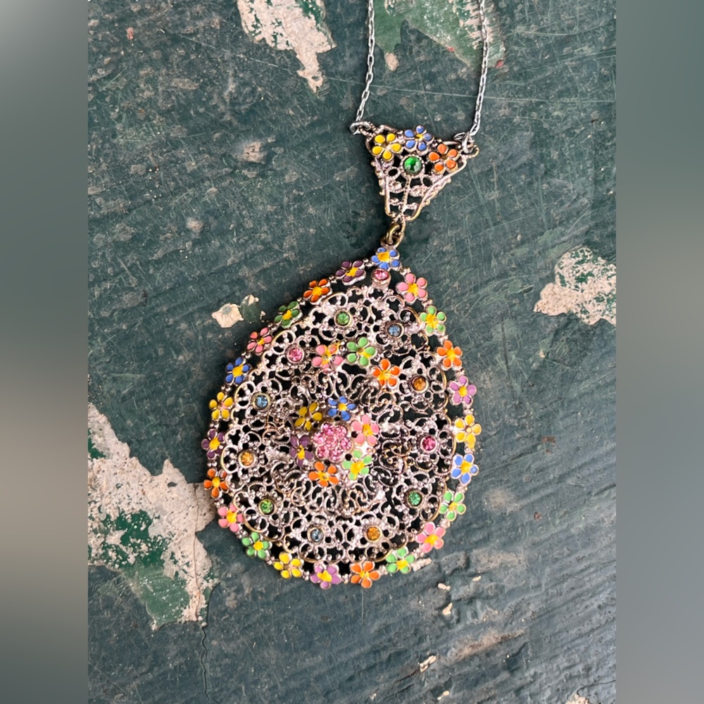 Art Deco Rhodium Plated And Enamel Painted Floral Design LavaliereStyle Necklace - Picture 2 of 16